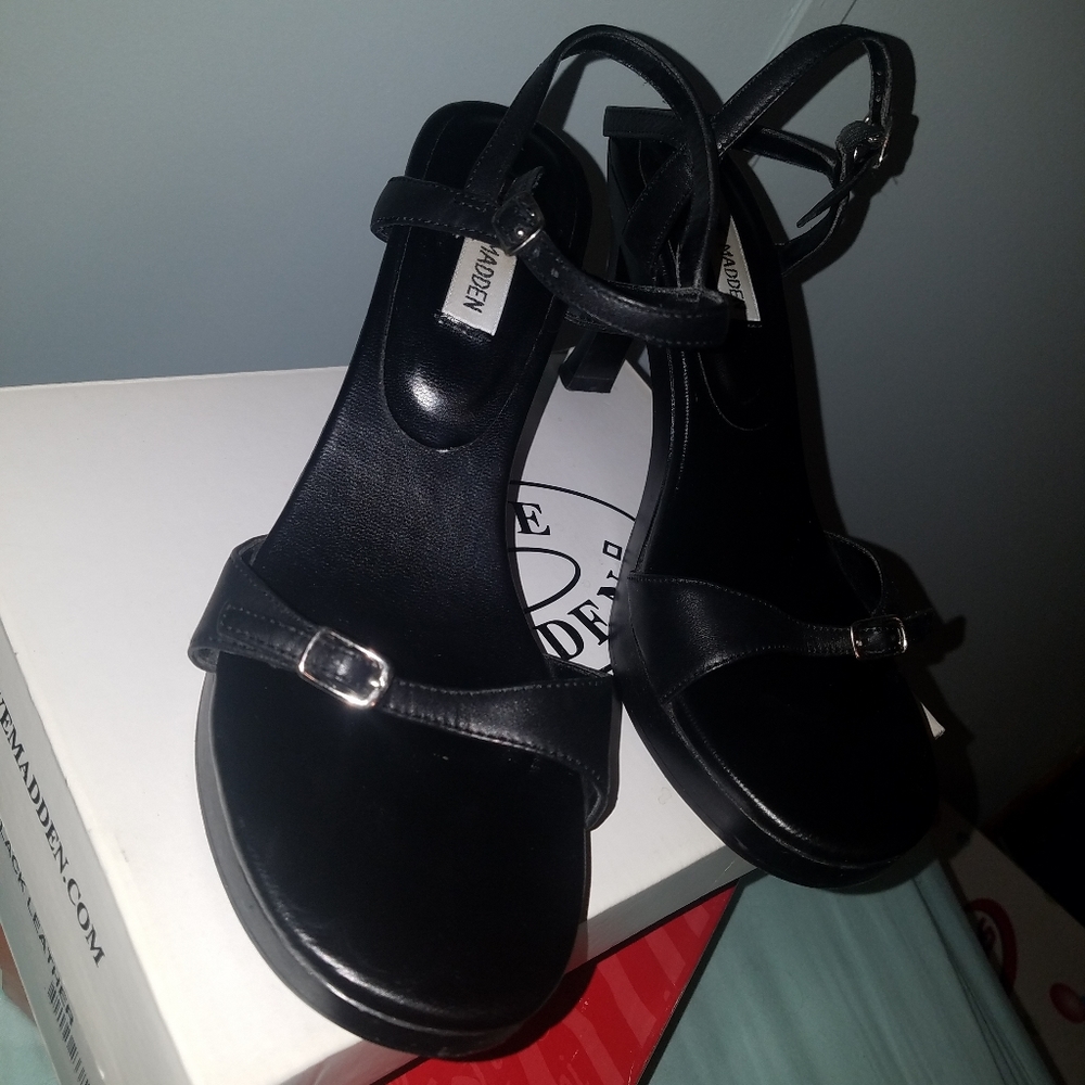 Black Vintage Steve Madden Shoes